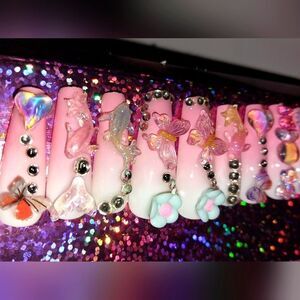 Hand crafted custom 10pc luminous press on nails